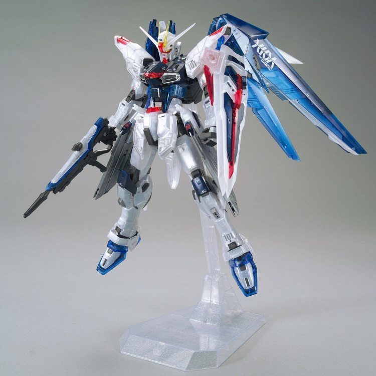 MG 1/100 高达基地限定 自由高达2.0（彩色透明版）