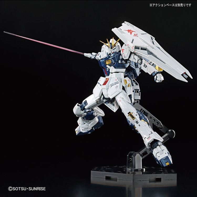 RG 1/144 高达基地限定 ν高达（钛合金涂装版）