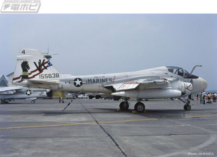建国200周年を祝った特別塗装機を再現！アメリカ海軍の電子戦機「EA-6B プラウラー」と艦上攻撃機「A-6 イントルーダー」の1/144スケールキットがプラッツから登場！