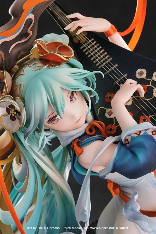 手持中国传统乐器“琵琶”的初音未来1/7比例手办再次发售！敬请关注以“十面葬”为主题的凝重视觉效果！亚马逊现已接受预订