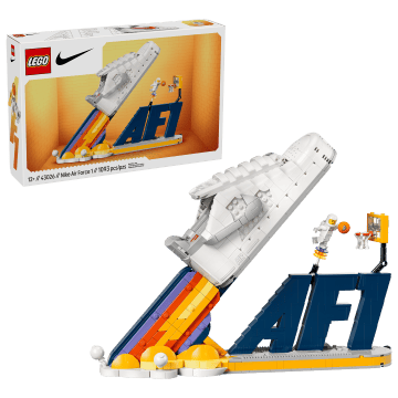 LEGO 43026「Nike Air Force 1 ✕ LEGO Set」經典球鞋飛上月球 轉盤讓太空人360度灌籃!