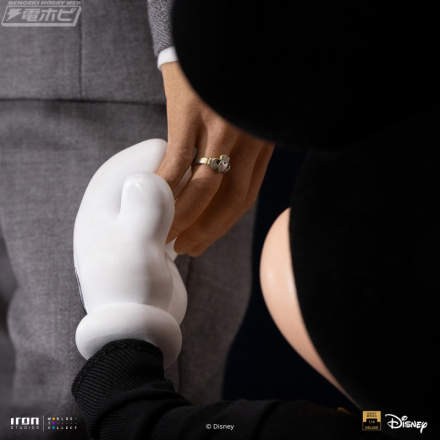 ウォルト・ディズニー＆ミッキーマウスの1/4スケールスタチューが「デラックス・レガシーレプリカ・シリーズ」に登場！台座はシリアルナンバーが入ったプレート付き！