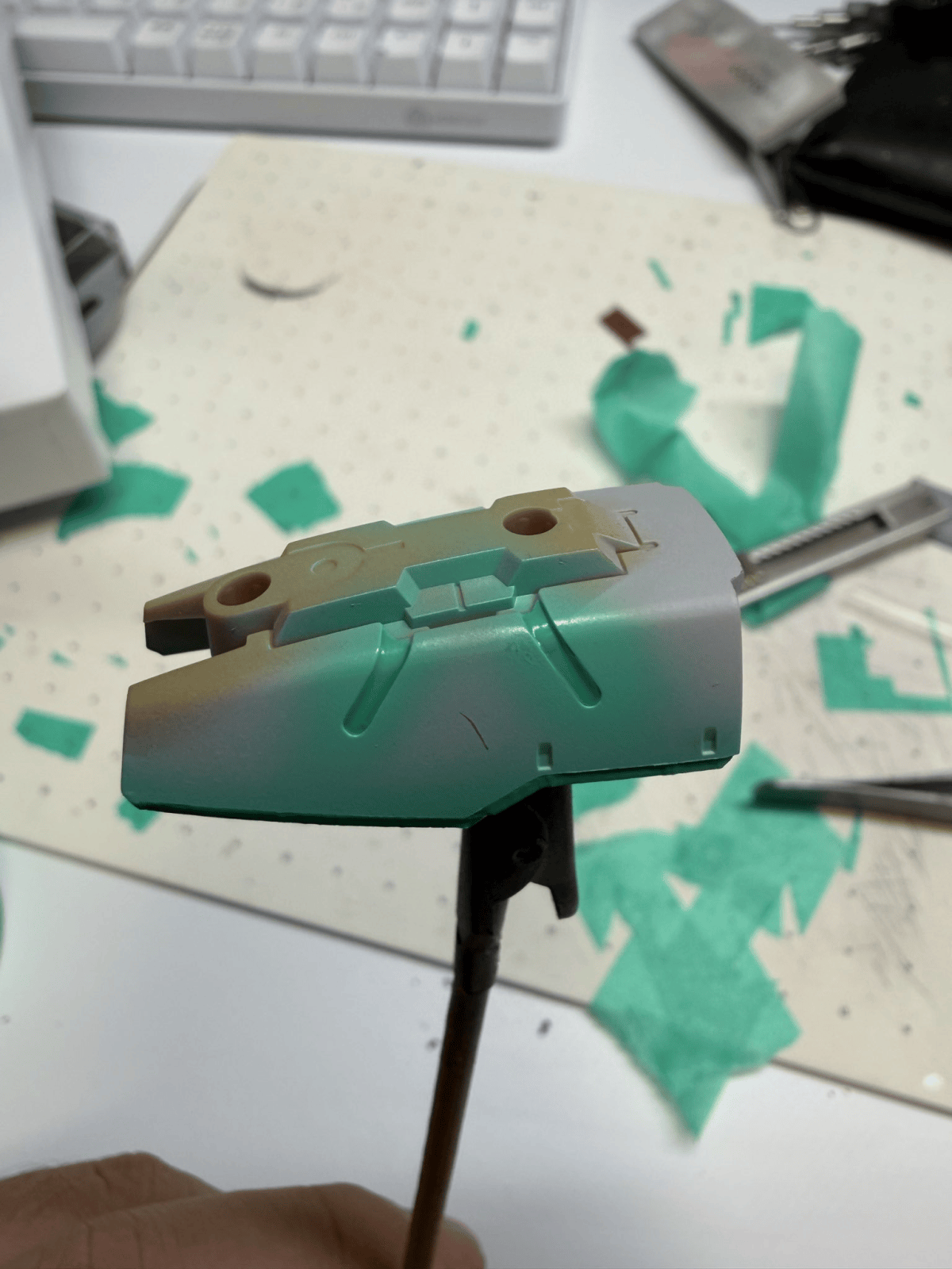 推主以鋼普拉零件製作寶可夢「超級蜈蚣王」拼裝作品 機械化模樣展現獨特氣息!