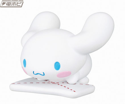 三丽鸥卡通人物一起打扫卫生♪ Hello Kitty 和 Pochacco 参加以牛皮纸竞赛为主题的扭蛋人偶！