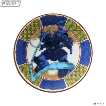 高达与日本的融合！与《机动战士高达》和传统工艺品“九谷烧”合作制作的小盘子现已在“STRICT-G JAPAN”发售！ 6 件套装在原装木盒中！