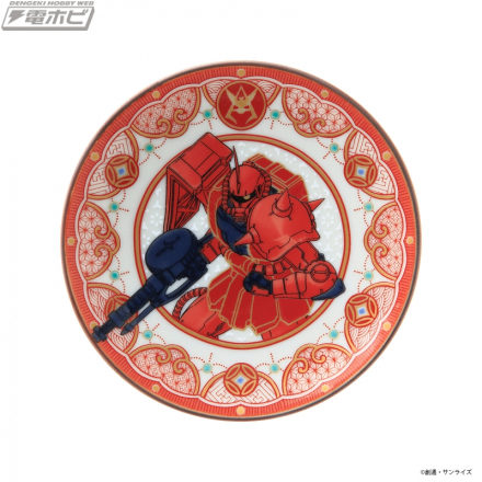 高达与日本的融合！与《机动战士高达》和传统工艺品“九谷烧”合作制作的小盘子现已在“STRICT-G JAPAN”发售！ 6 件套装在原装木盒中！