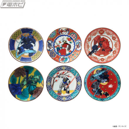 高达与日本的融合！与《机动战士高达》和传统工艺品“九谷烧”合作制作的小盘子现已在“STRICT-G JAPAN”发售！ 6 件套装在原装木盒中！